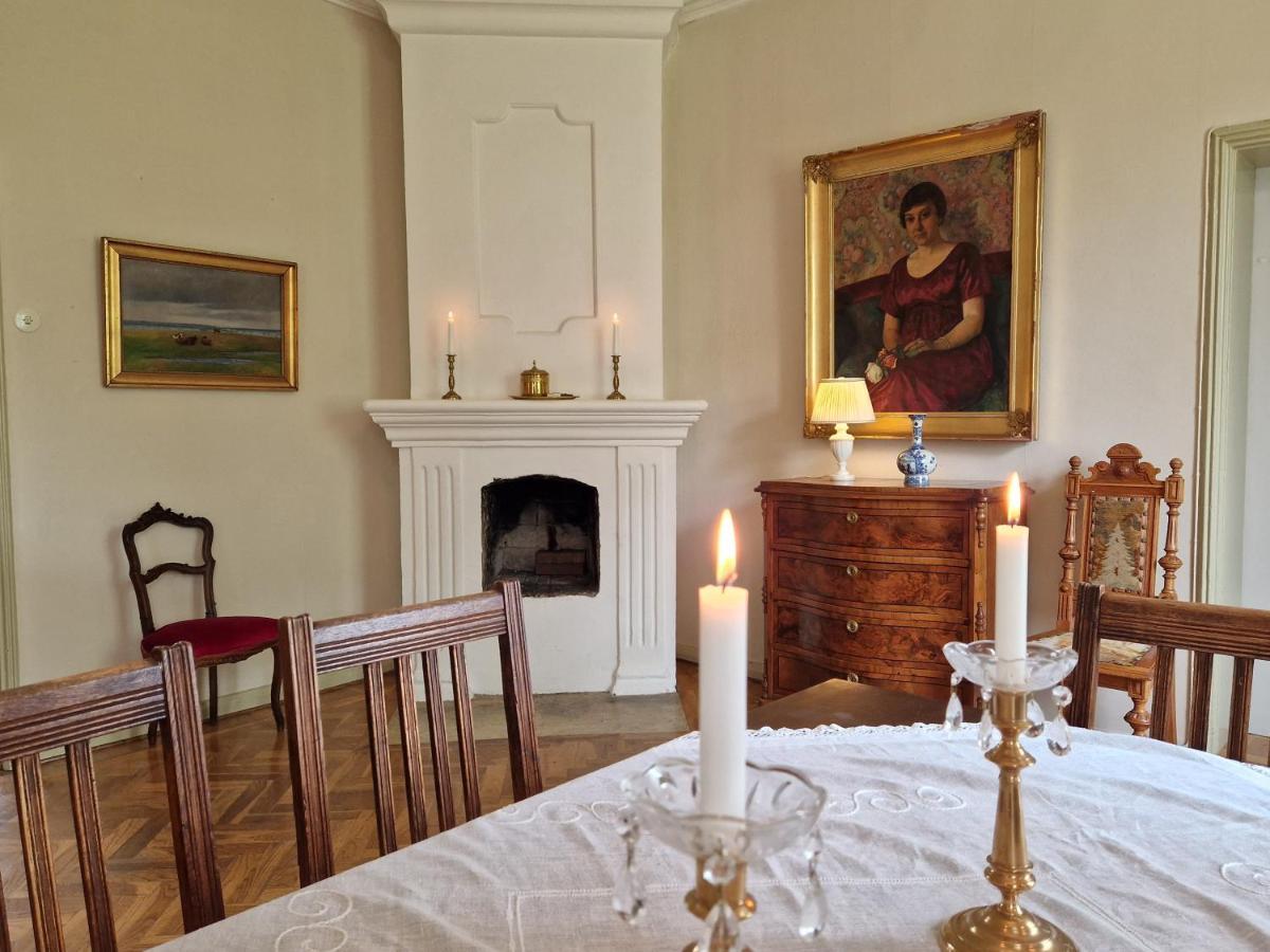 בית הארחה Floda  	Naeaes Slott מראה חיצוני תמונה