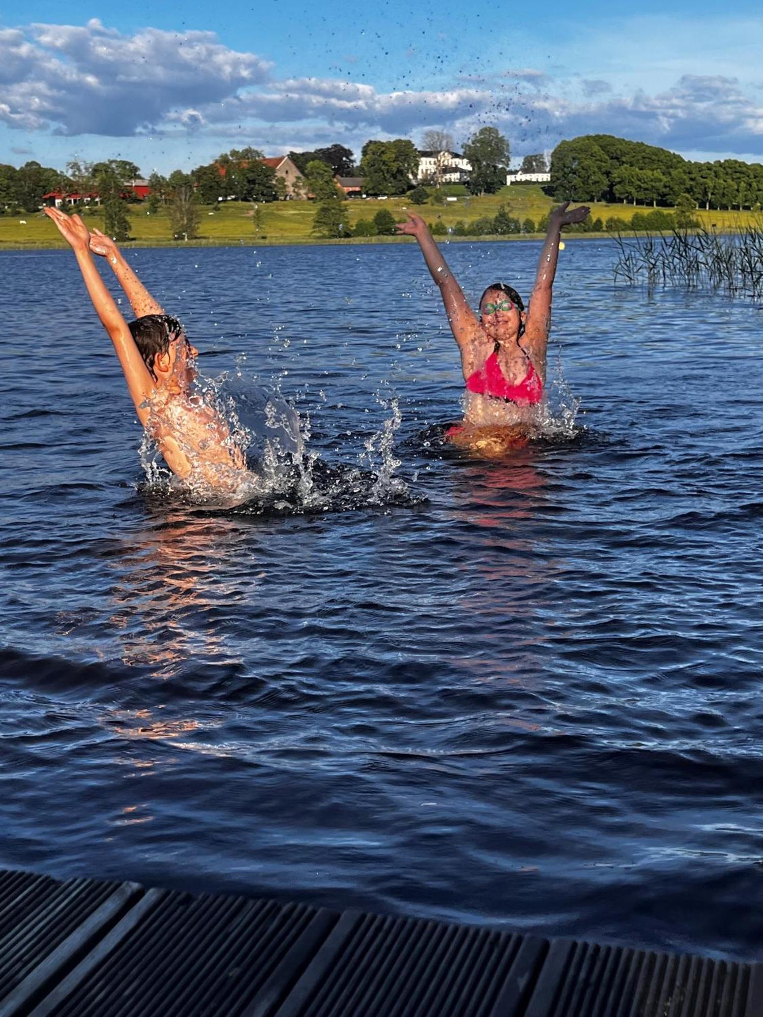 בית הארחה Floda  	Naeaes Slott מראה חיצוני תמונה